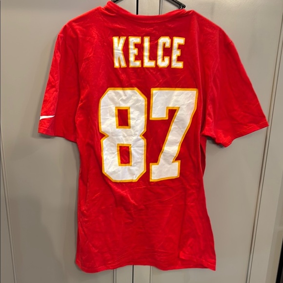 Nike Red Kansas City Chiefs Kelcie T-Shirt - Picture 2 of 4